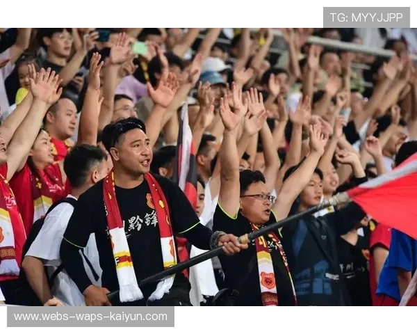 球迷支持热情高超，现场气氛火爆！，球迷的热情