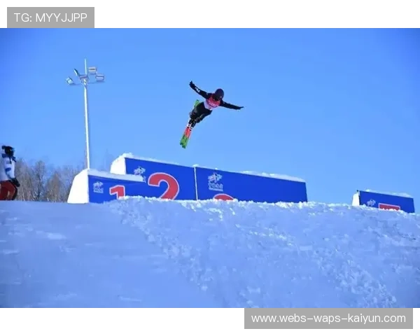 滑雪选手空中旋转惊艳全场:冬日奇迹的瞬间精彩瞬现 滑雪选手空中旋转惊艳全场:冬日奇迹的瞬间精彩瞬现
